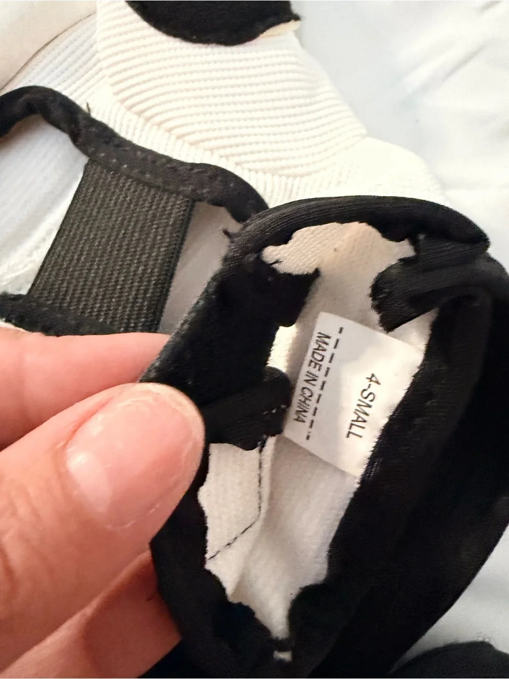 White & Black Taekwondo Sparring Gloves